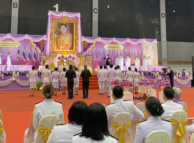 พิธีถวายเครื่องราชสักการะ และจุดเทียนถวายพระพรชัยมงคล ... พารามิเตอร์รูปภาพ 4