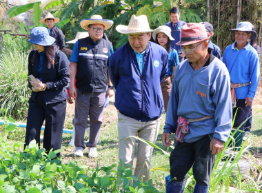 อธิบดีกรมส่งเสริมสหกรณ์ ลงพื้นที่ตรวจเยี่ยมชมแปลงถั่วเหลือง ... พารามิเตอร์รูปภาพ 4