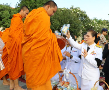 ธีทำบุญตักบาตรพระสงฆ์ สามเณร 93 รูป ในวาระสัตตมวาร (7 วัน) ... พารามิเตอร์รูปภาพ 1